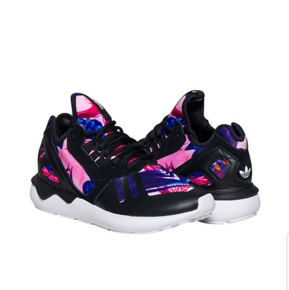 adidas tubular runner size 7